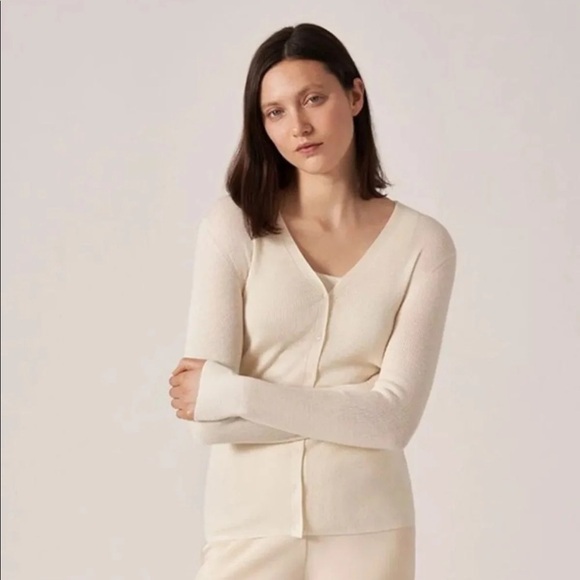 TSE 🔥SALE🔥extra fine wool luxury red sweater cardigan - Picture 4 of 5